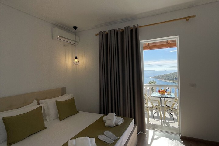Room 72 of 111