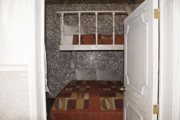 Room 5 of 18