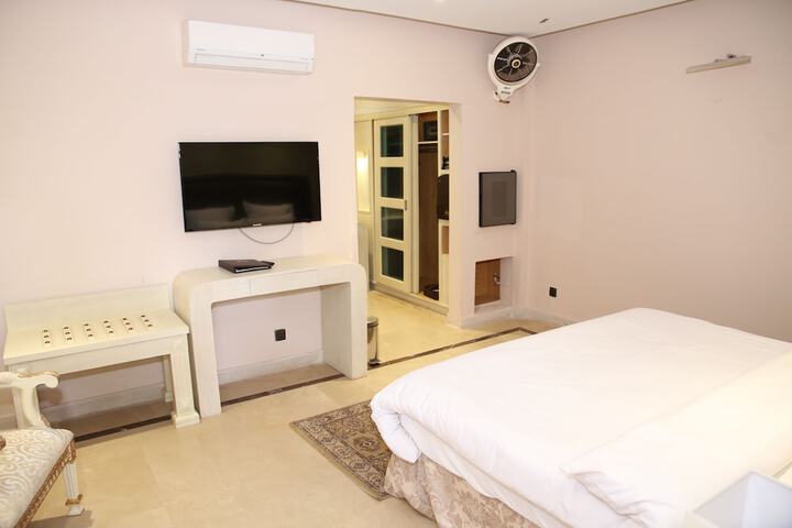 Room 5 of 51