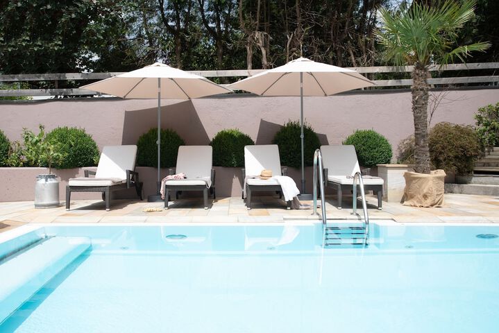 Pool 66 of 120
