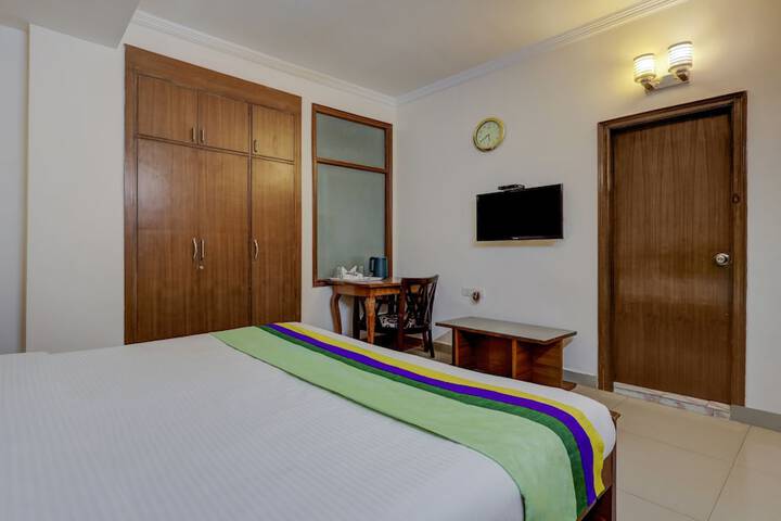 Room 9 of 29