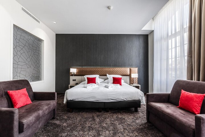 Room 16 of 45