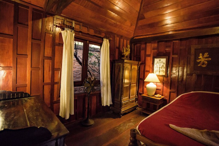 Room 13 of 74