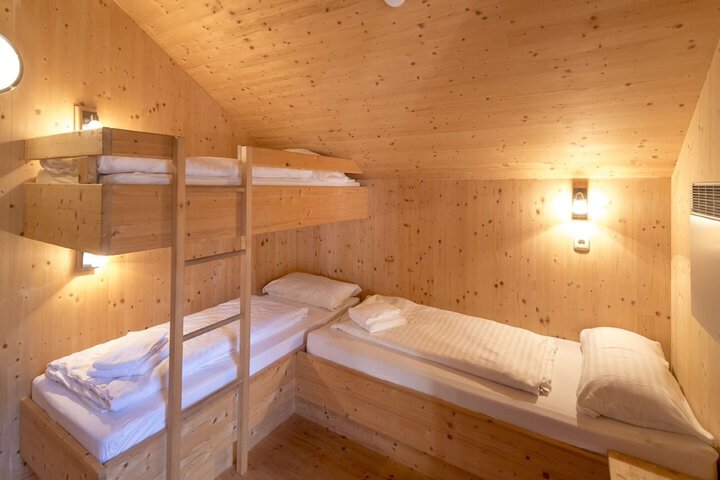 Room 2 of 34