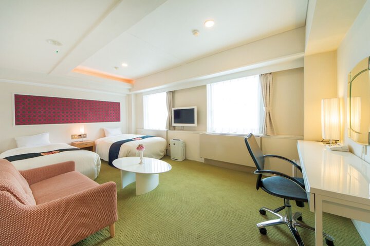 Room 11 of 60
