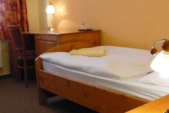 Room 12 of 42