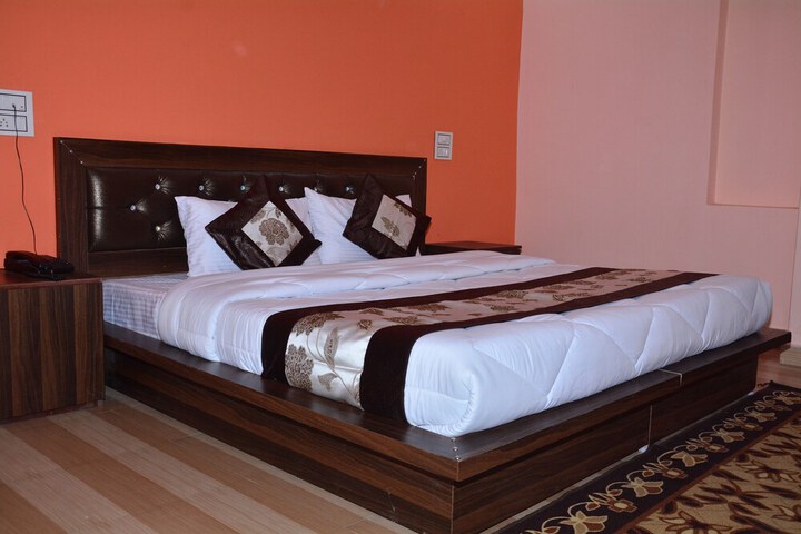 Room 2 of 45