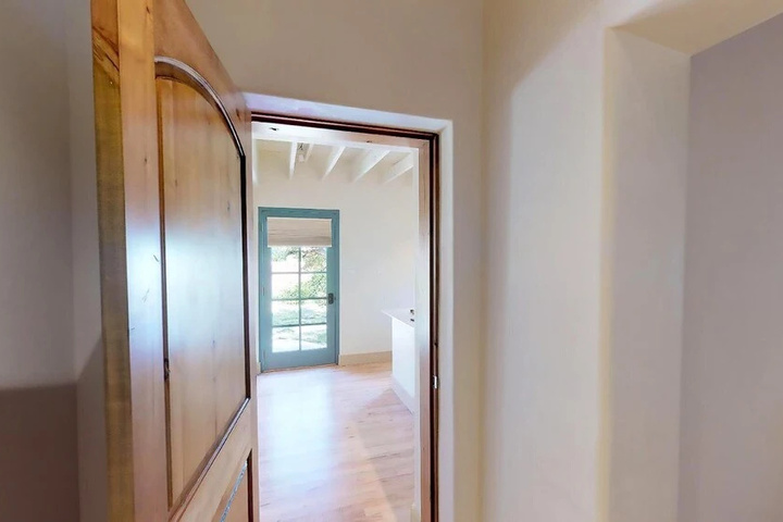 Room 5 of 15