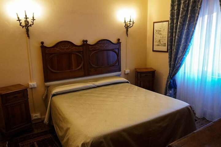 Room 15 of 50