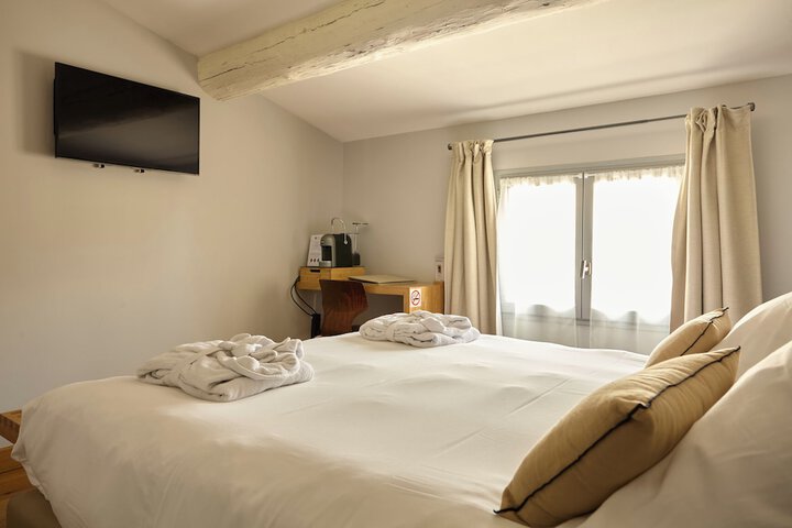 Room 52 of 209