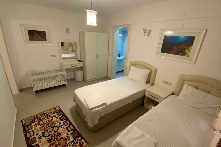 Room 4 of 17