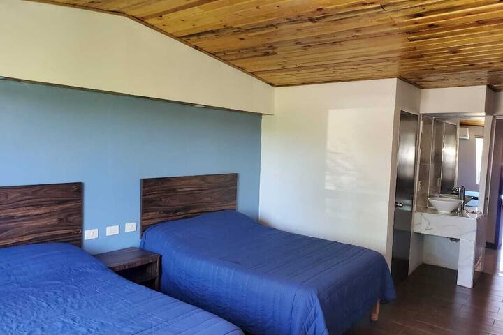 Room 2 of 6