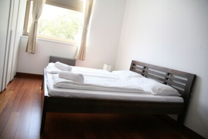 Room 194 of 275