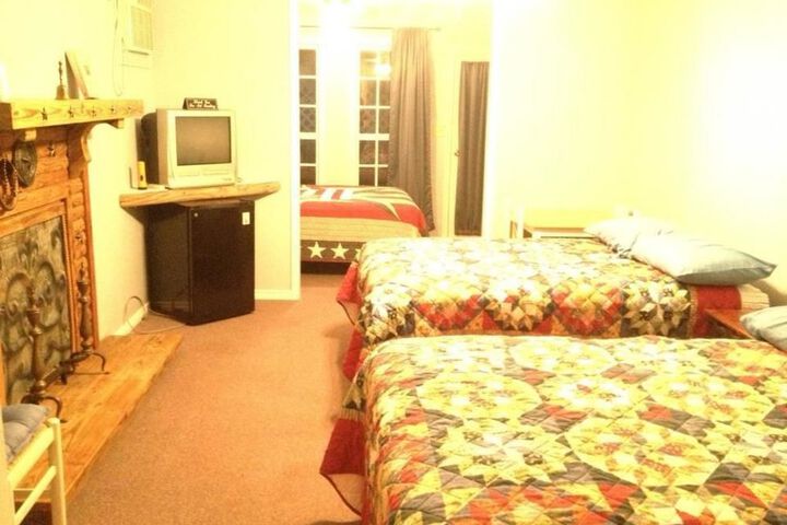 Room 13 of 21