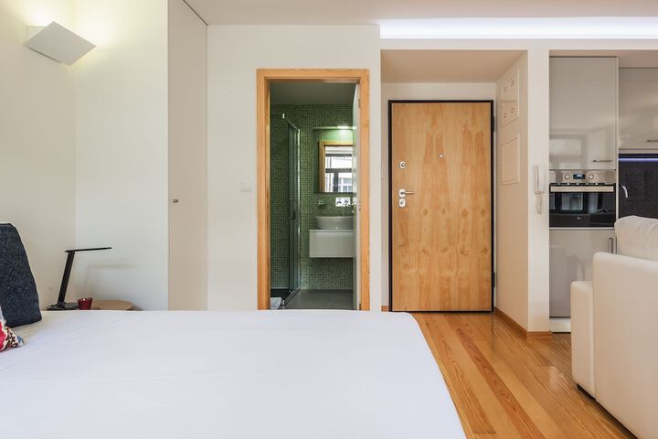 Room 17 of 74