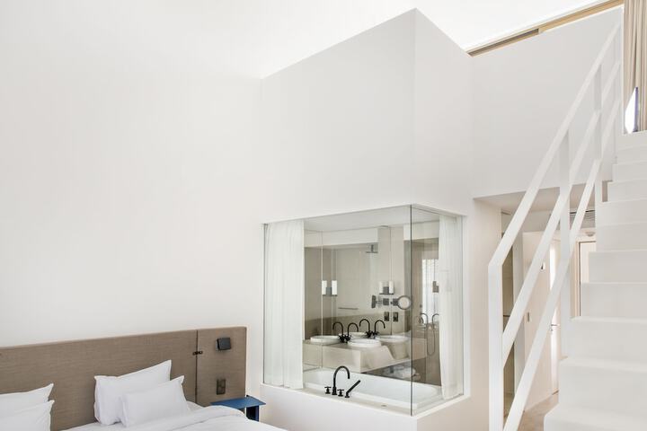 Room 7 of 33