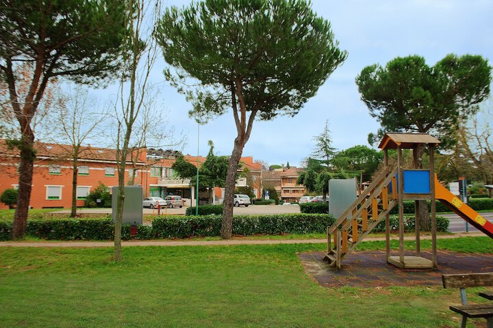 Children's play area - outdoor