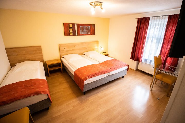 Room 14 of 48
