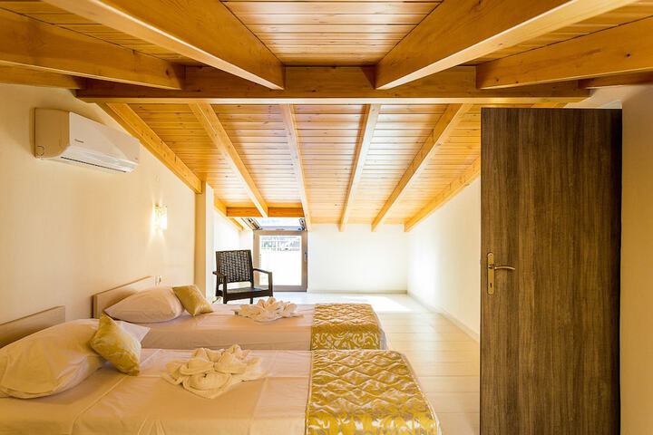 Room 3 of 60