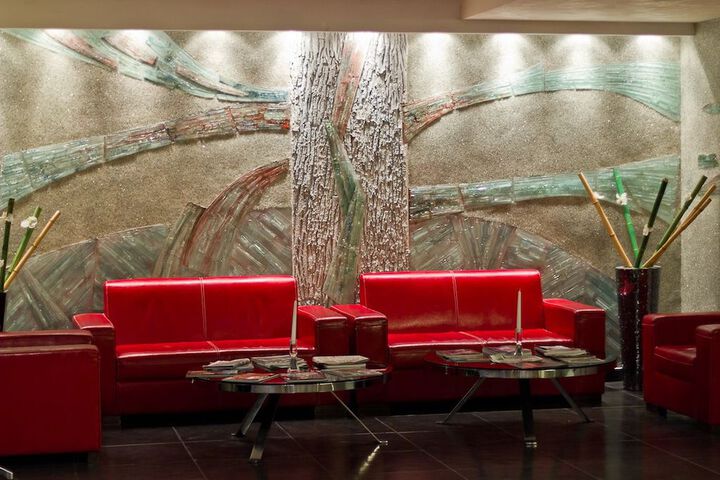 Entrance & Lobby