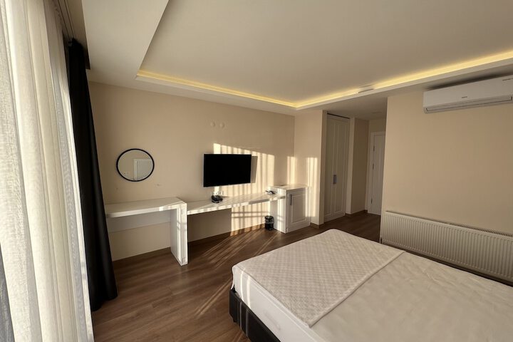 Room 8 of 26