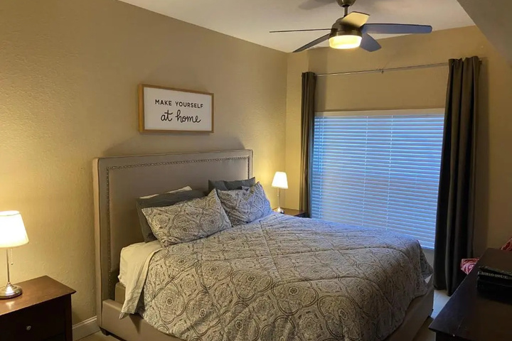 Photo of Beautiful town home 5 miles from Disney entrance