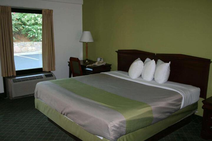 1 King Bed (2 of 5)