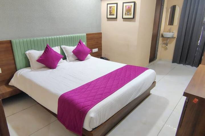 THE GRAND PIANO HOTEL in Ahmedabad
