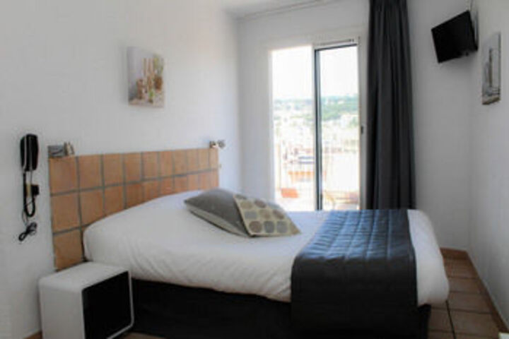 Room 16 of 24