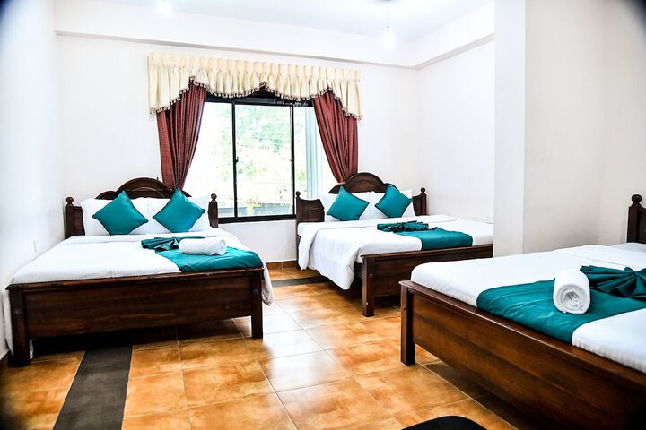 Room 2 of 25