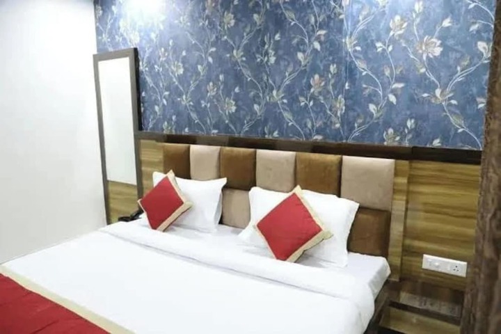 Room 5 of 20