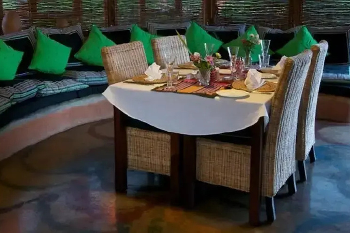 Dining 19 of 19