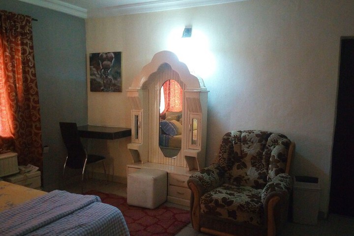 Room 6 of 20