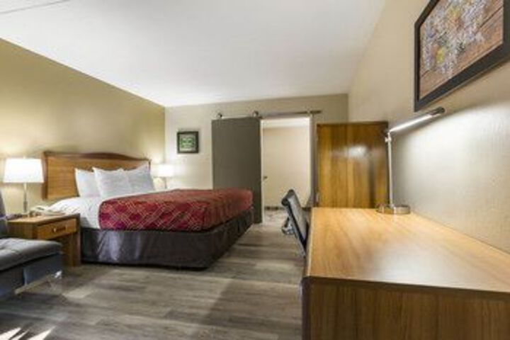 Room 30 of 68