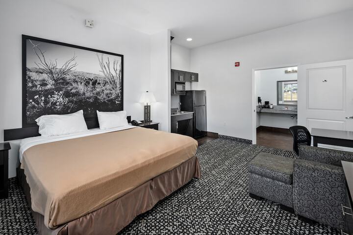 Room 11 of 38