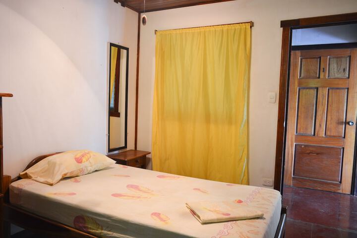 Room 6 of 16