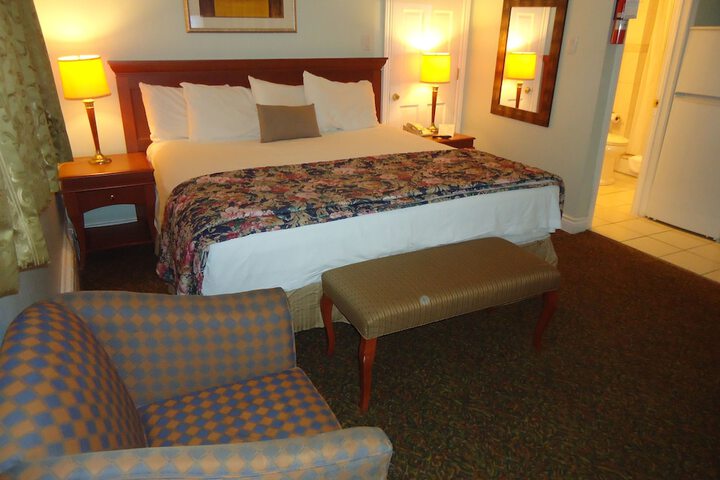 Deluxe 2 Queen Beds (12 of 39)