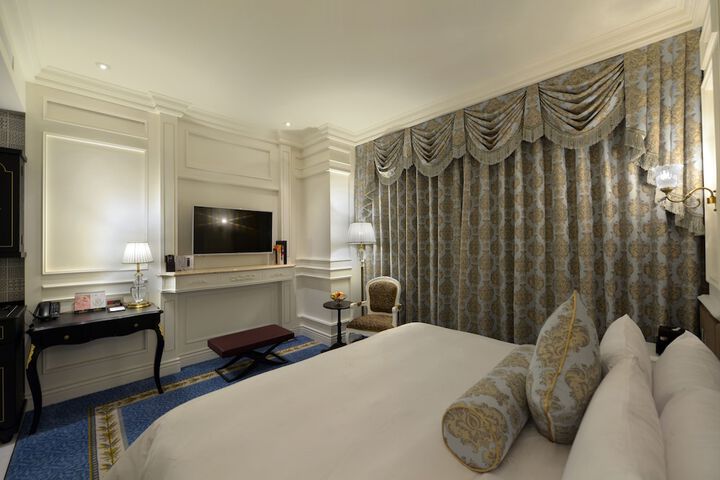 Room 15 of 95
