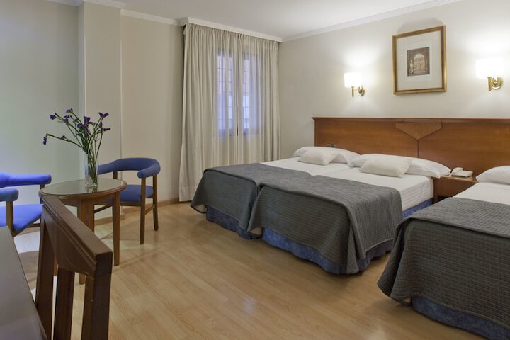 Room 9 of 71