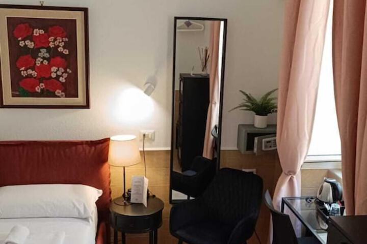 Room 16 of 34