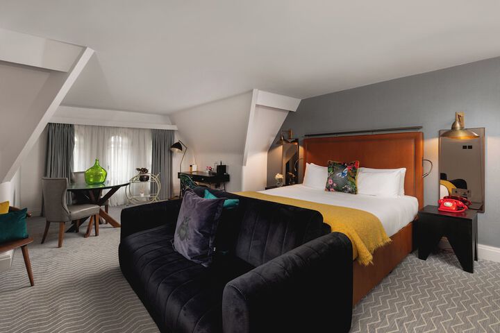 Room 53 of 217