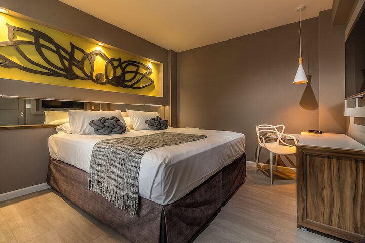 Room 13 of 27