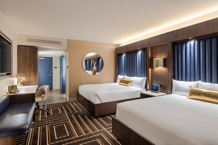 Room 12 of 40
