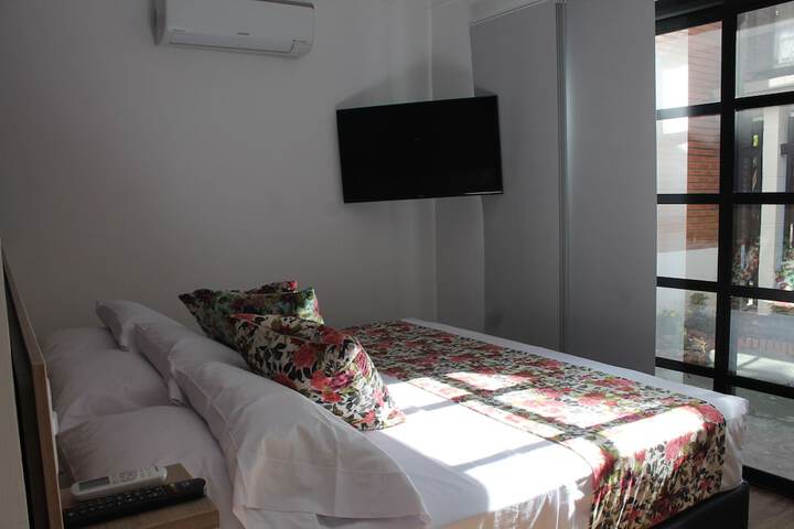 Room 4 of 40