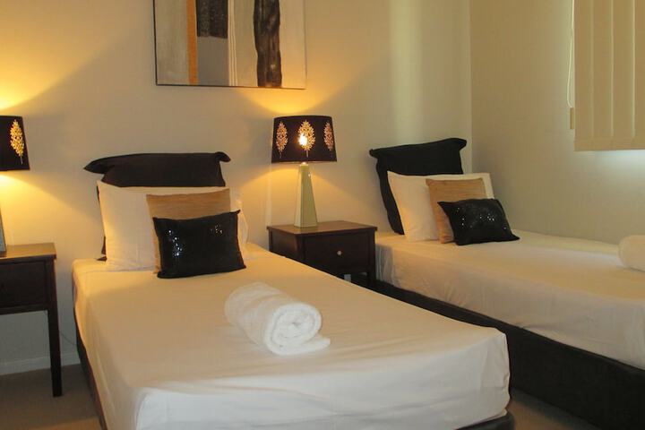 Room 5 of 91