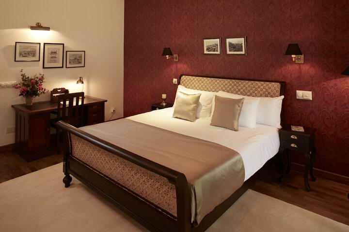 Room 4 of 44
