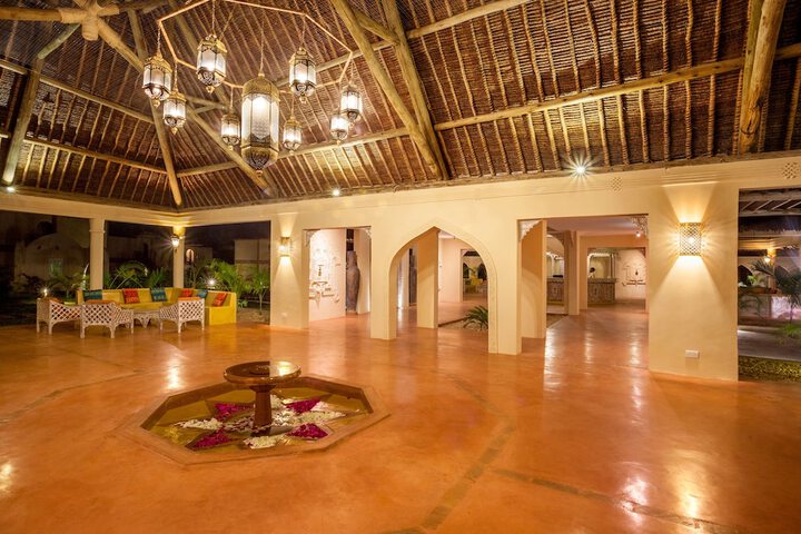 Entrance & Lobby