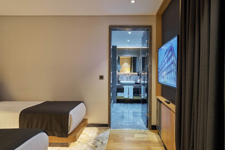 Room 68 of 203