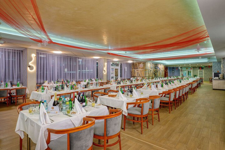 Dining 60 of 80