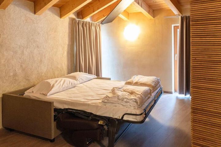 Room 7 of 20